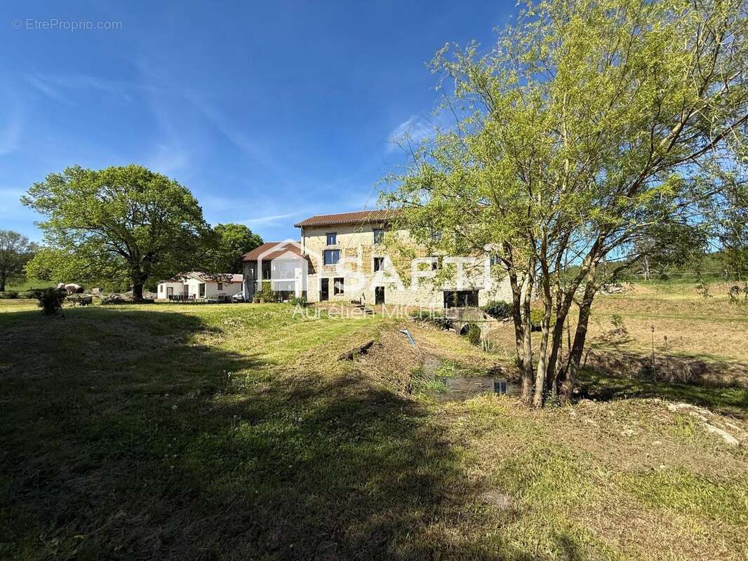 Maison 467 m² à Crans  - photo 2