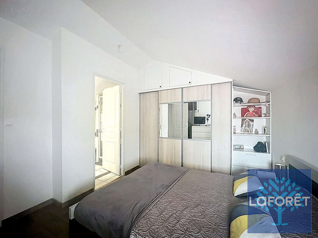 Maison à VIGNEUX-SUR-SEINE