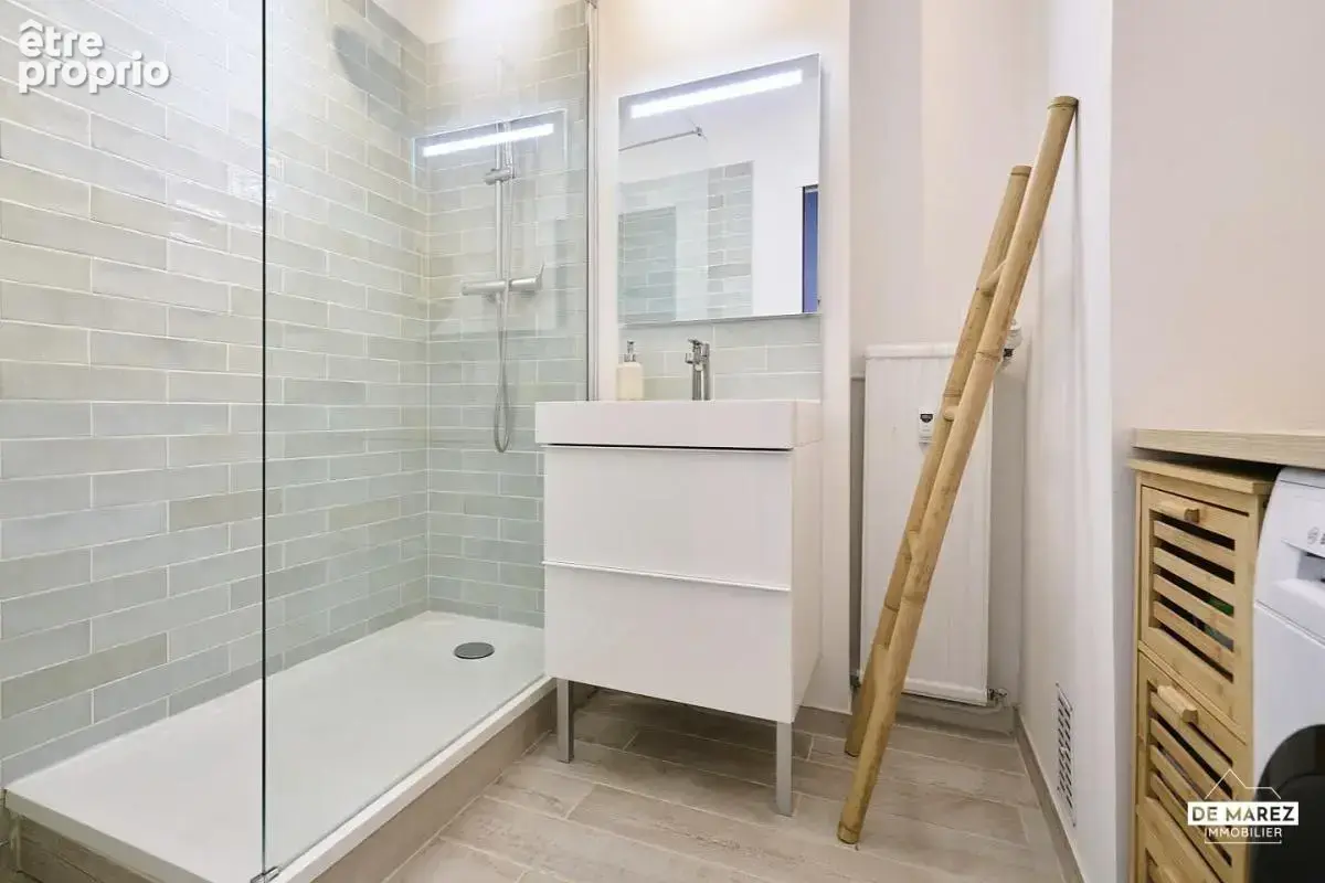 Exclusivite : t3 renove avec parking au pied du metro et des commerces ! - photo 9