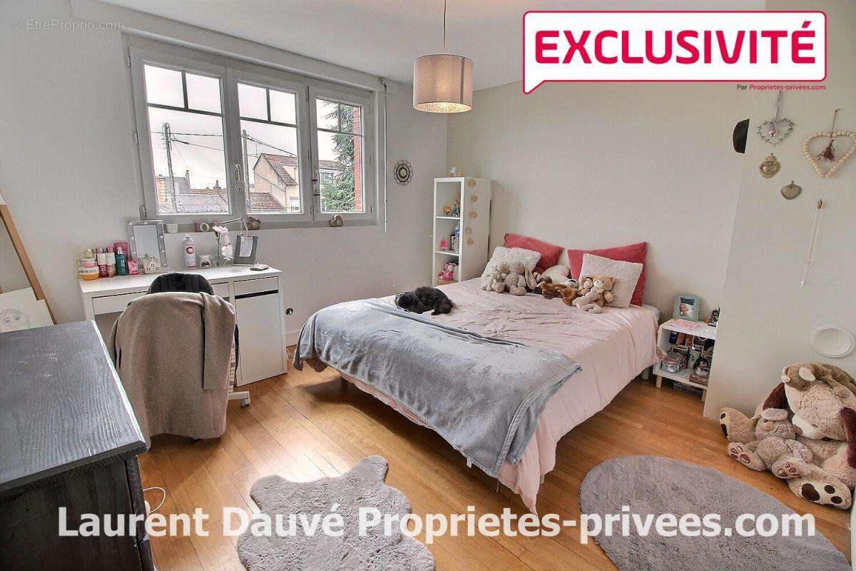 Maison à SAINT-PRYVE-SAINT-MESMIN