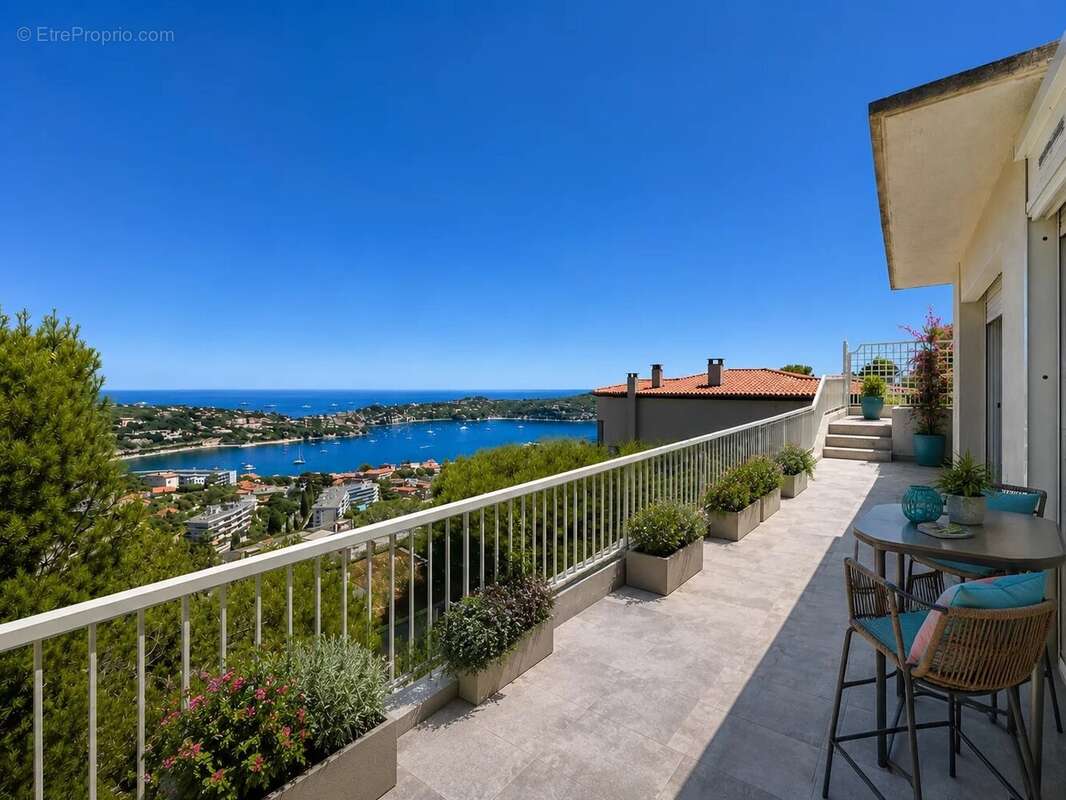 Appartement à VILLEFRANCHE-SUR-MER