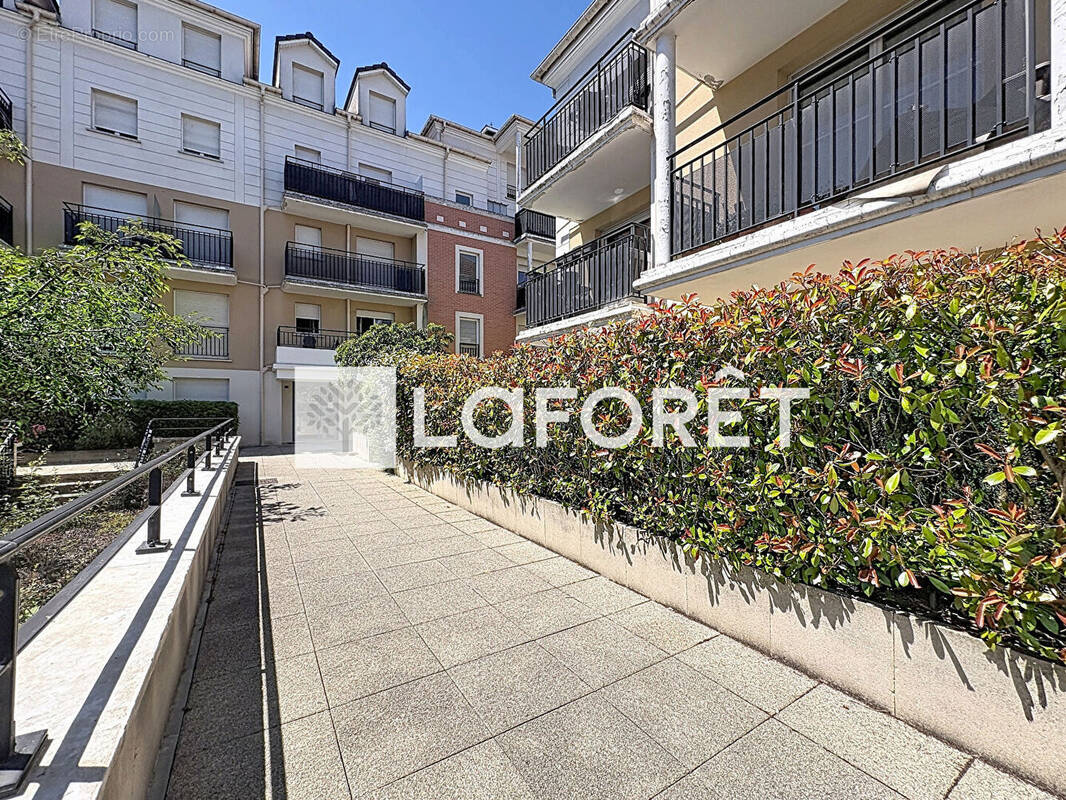 Appartement à MOISSY-CRAMAYEL