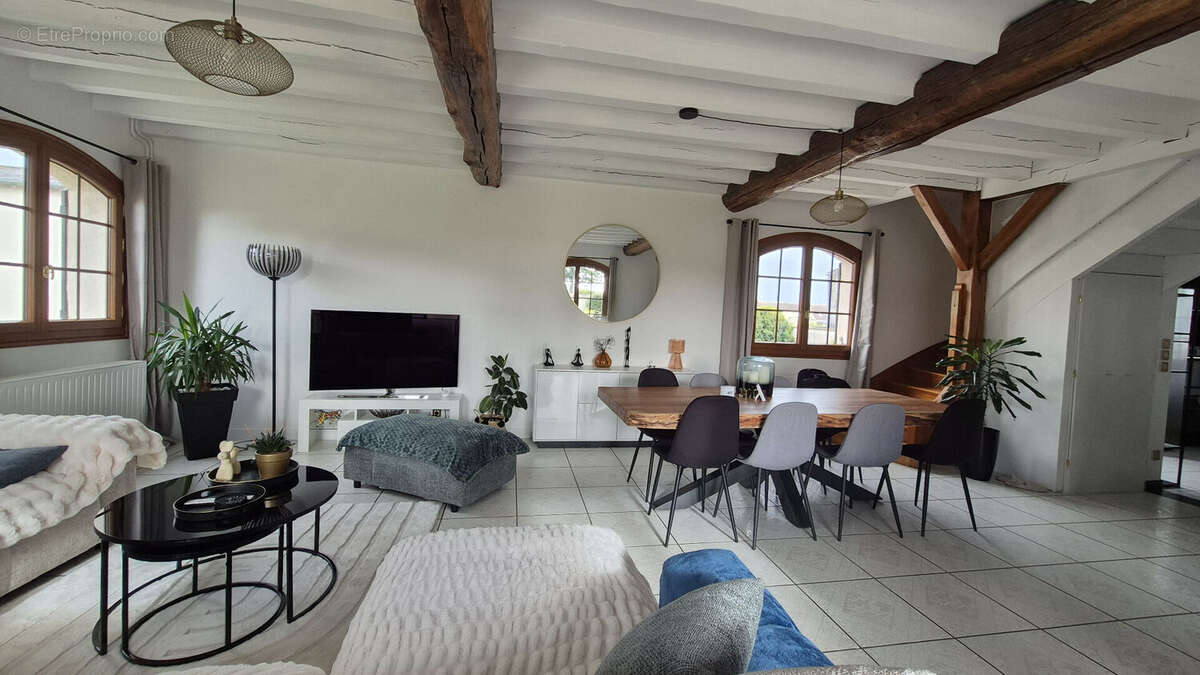 Maison  5 pièce(s) 139 m2 - photo 2