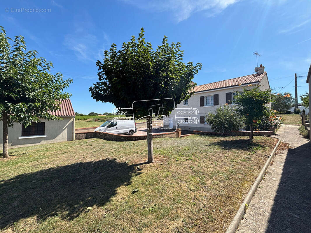 Maison à LA VARENNE