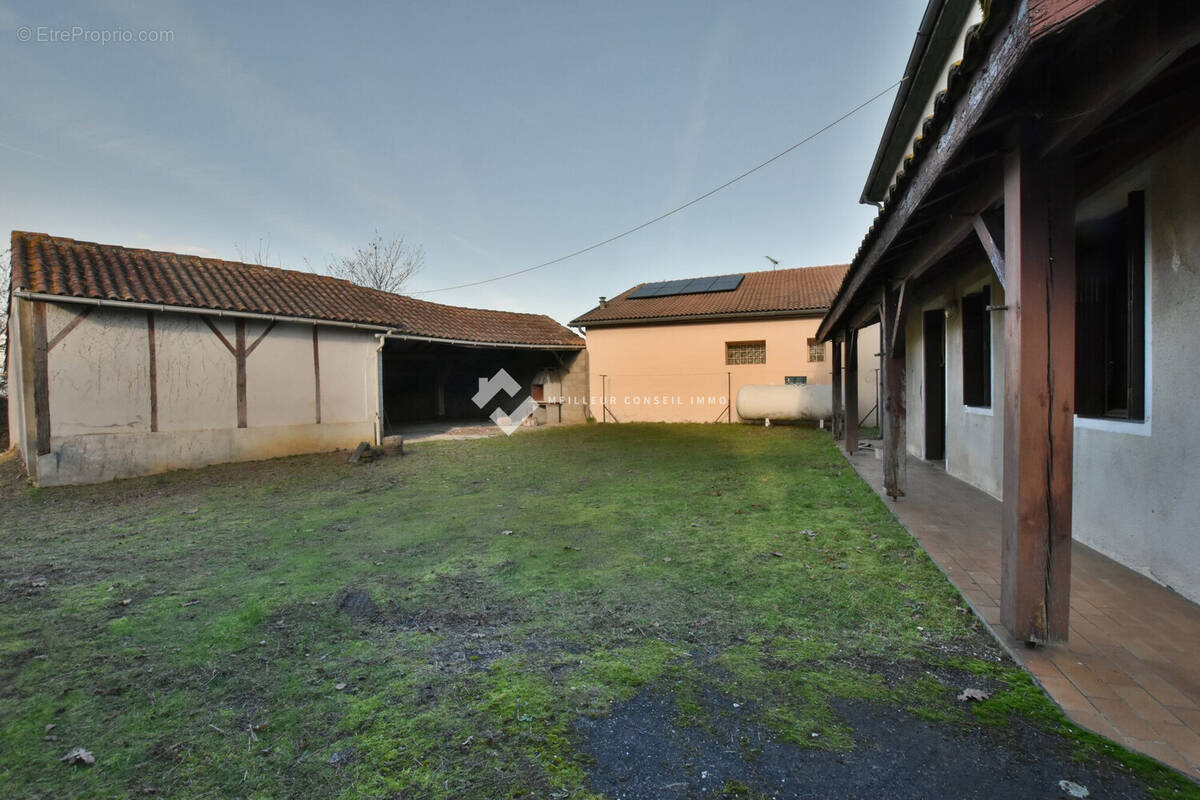 Maison à DONZACQ