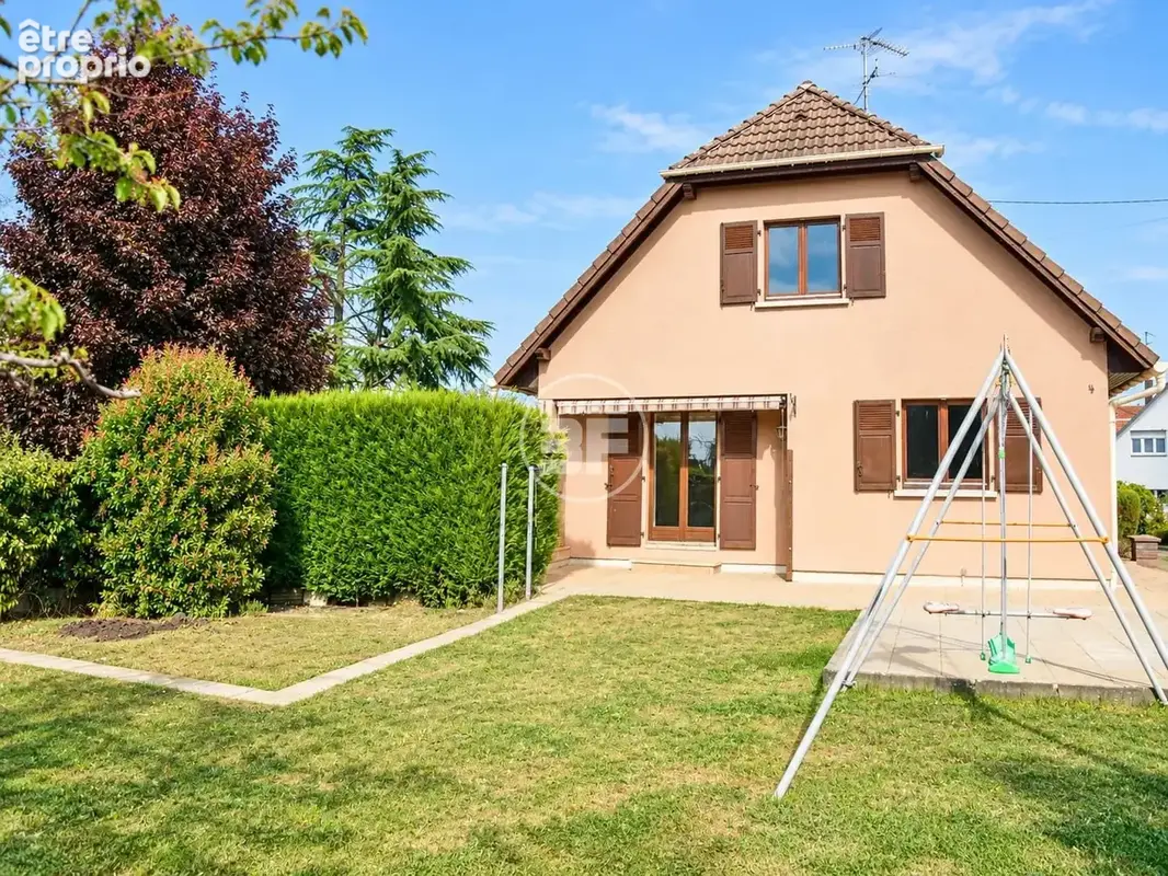 Maison 5 pièces 114 m² à vendre à Saint-Louis (68300) - photo 1