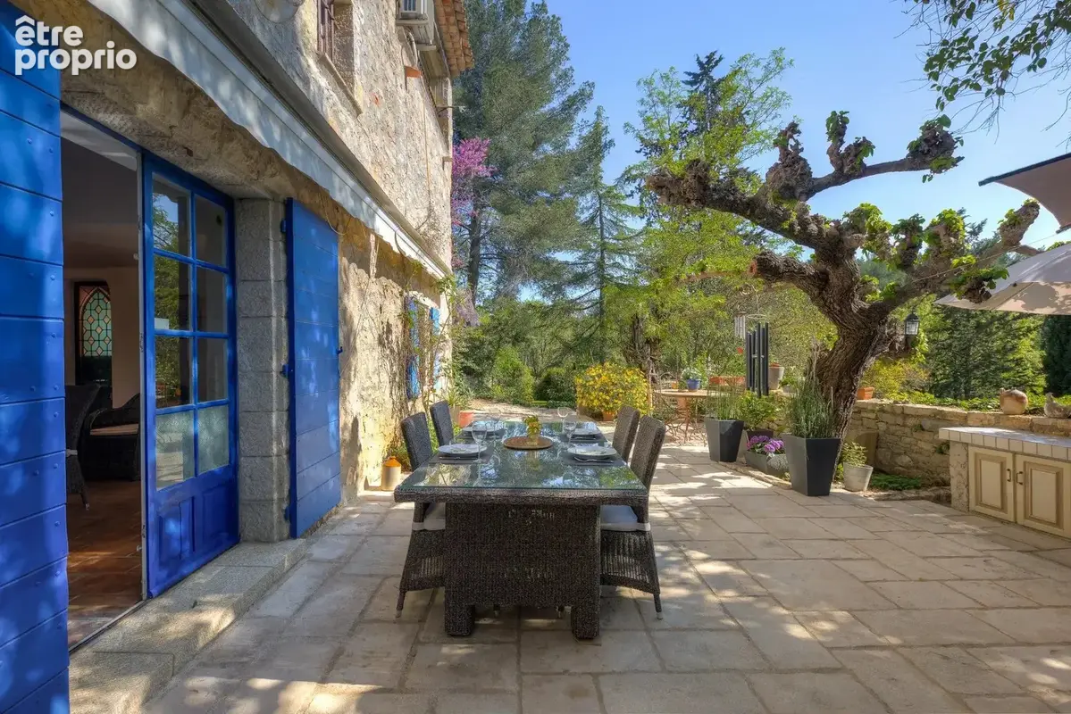 Maison 9 pièces 342 m² à vendre à Draguignan (83300) - photo 2