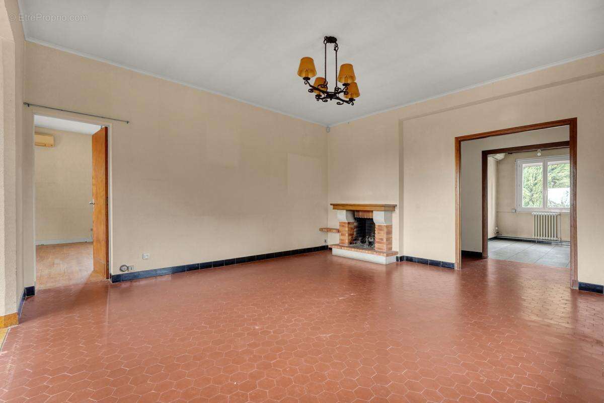 Maison de 235 m² – Toulouse Pouvourville – Opportunité - photo 3