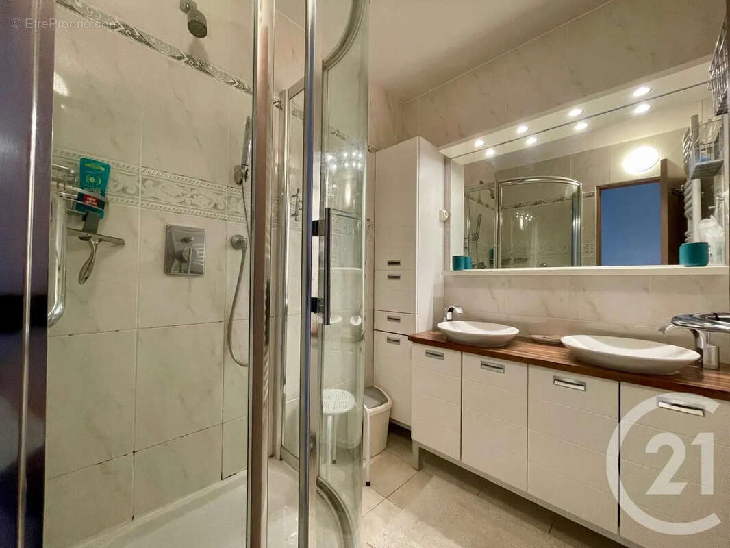 Appartement à BORMES-LES-MIMOSAS