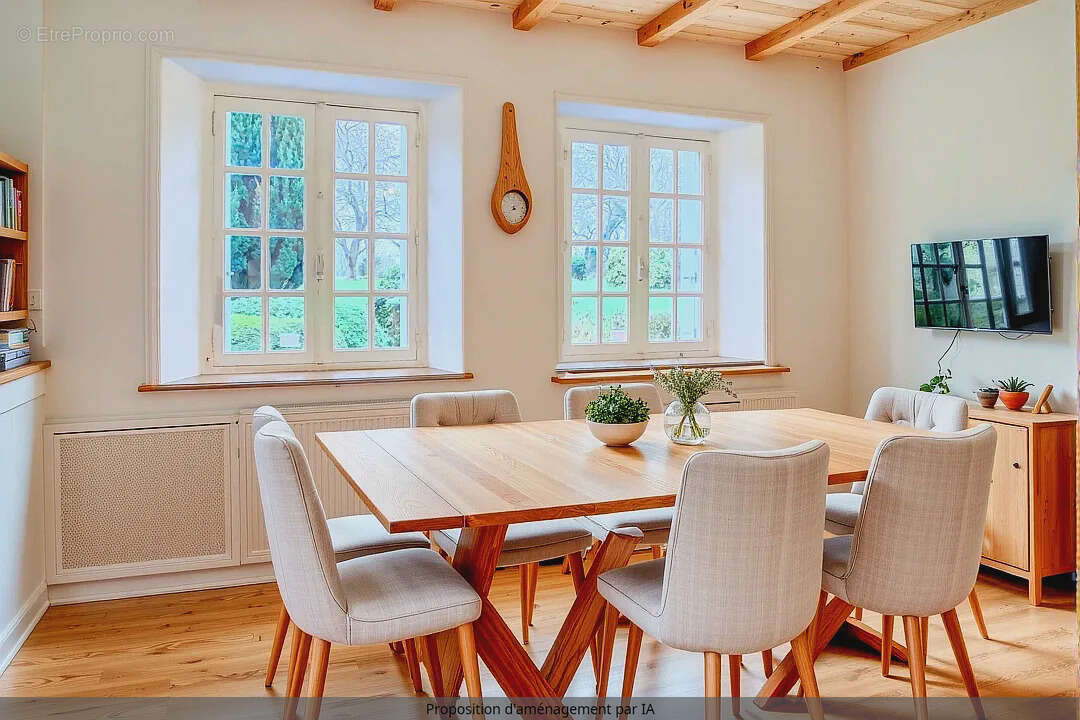 Maison à LA ROCHE-DERRIEN