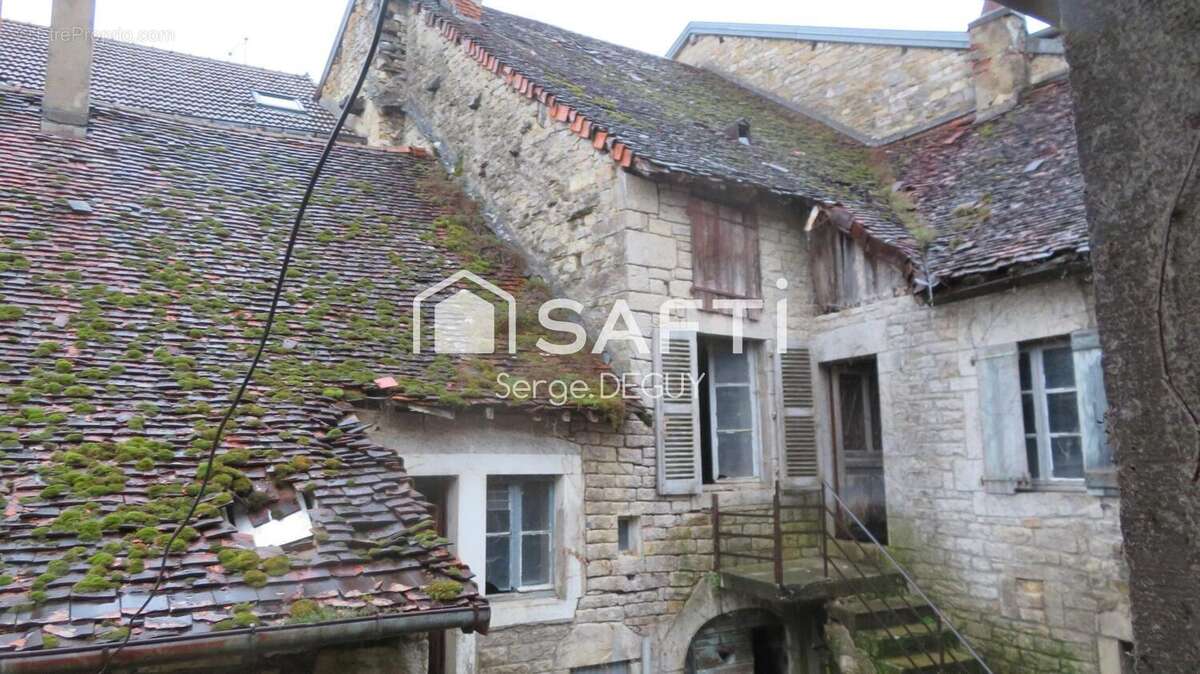 Appartement 330 m² à Lavigny  - photo 8