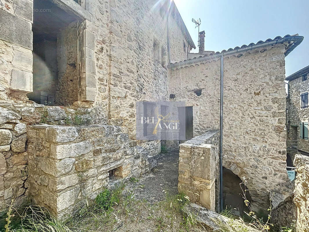 Maison à LABASTIDE-DE-VIRAC