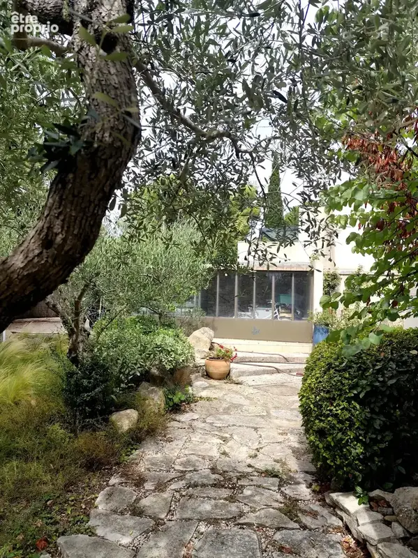 Nîmes, Secteur Cadereau / Bas Kennedy - Belle maison T6 avec jardin et dépendances - photo 16
