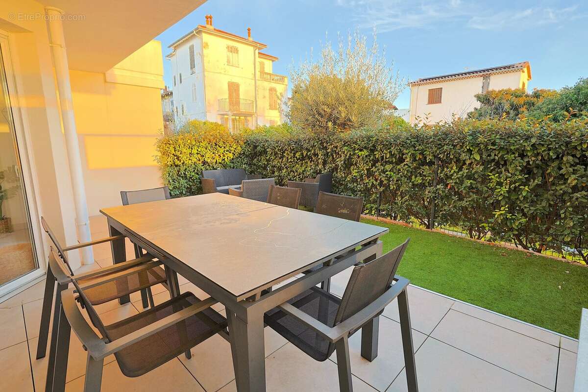 Appartement à VALLAURIS