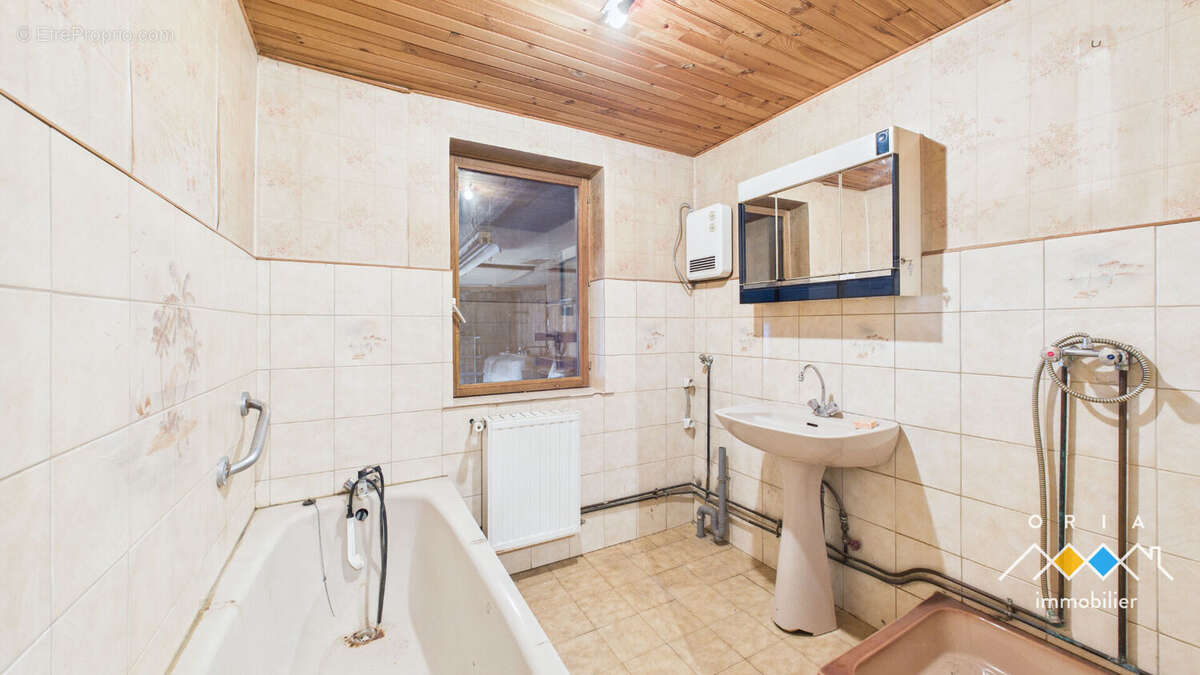 Maison à BEZANGE-LA-GRANDE