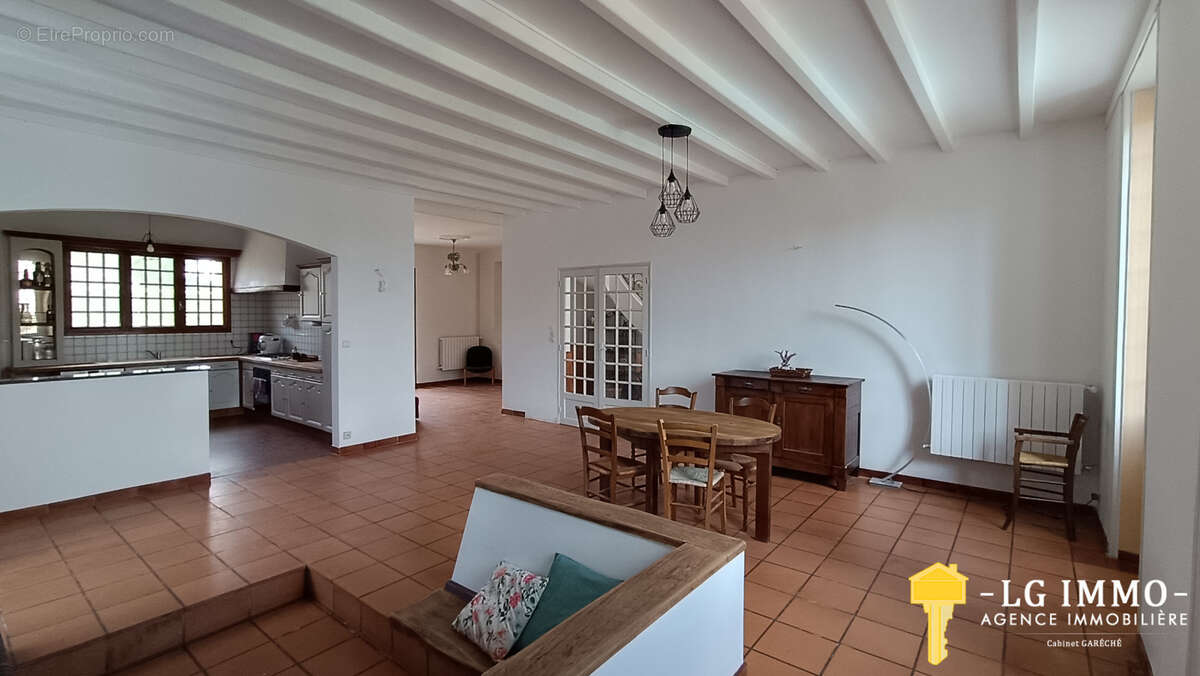 Maison à VILLARS-EN-PONS