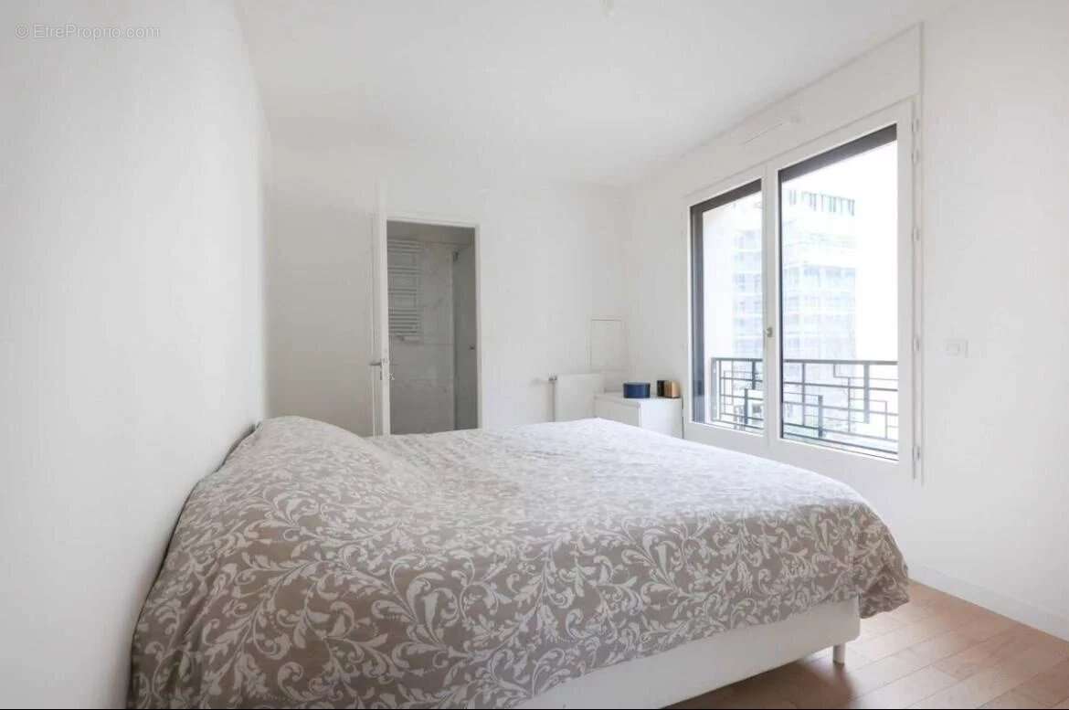 Appartement à LEVALLOIS-PERRET