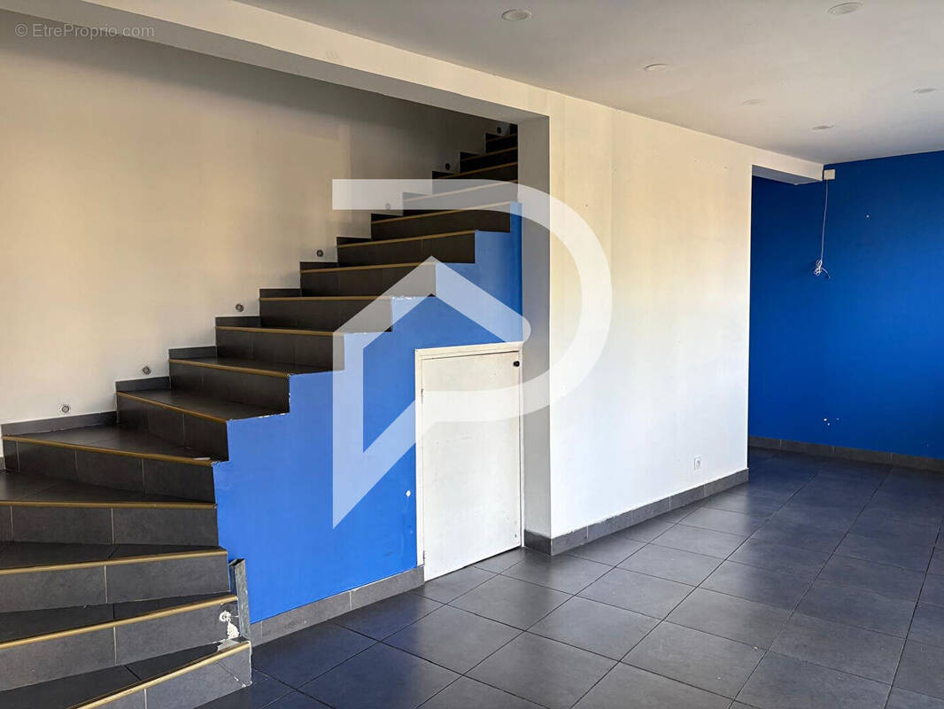 Commerce à VINON-SUR-VERDON