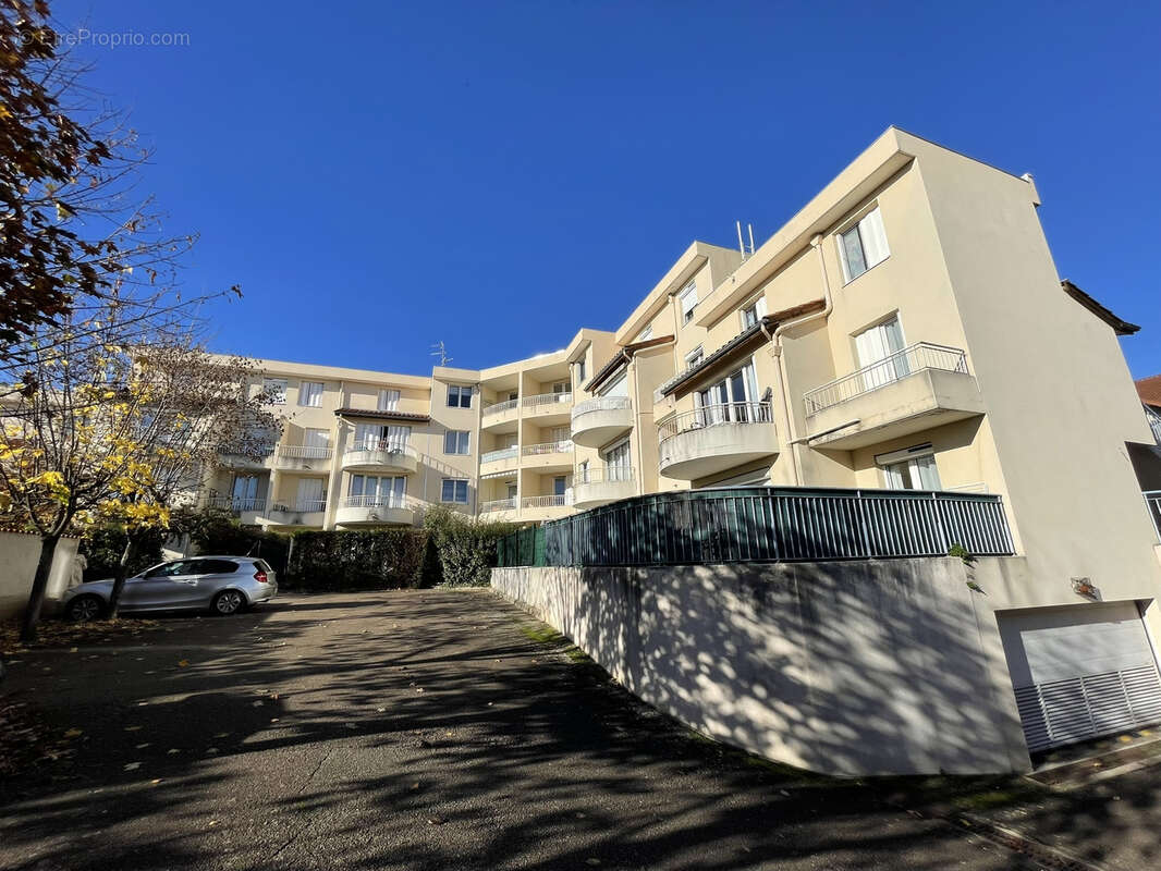 Appartement à LE COTEAU