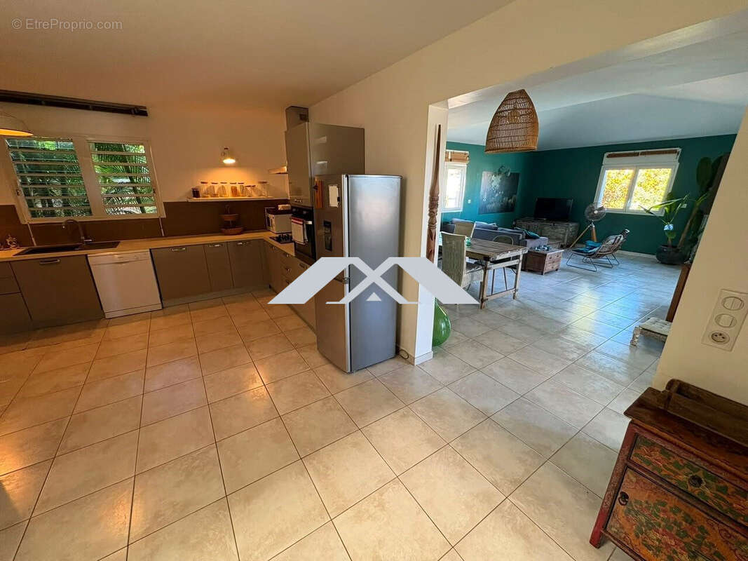 Maison 158 m² à Saint-Pierre  - photo 5
