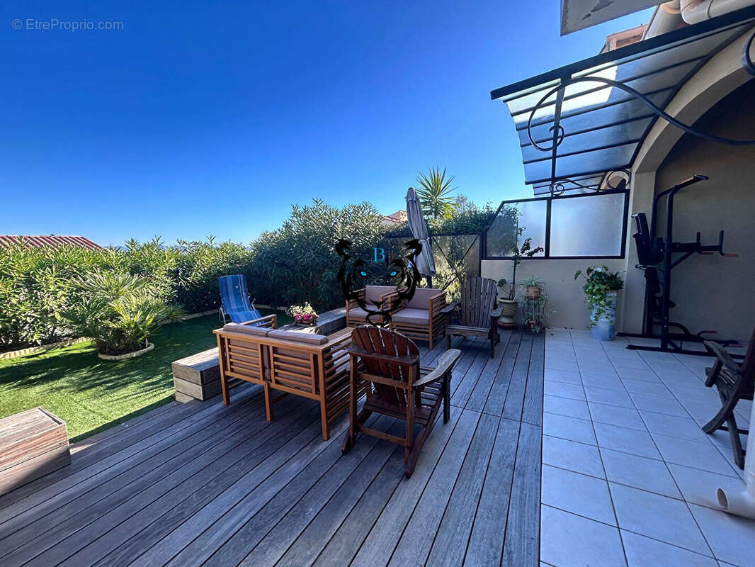 Maison à ROQUEBRUNE-SUR-ARGENS