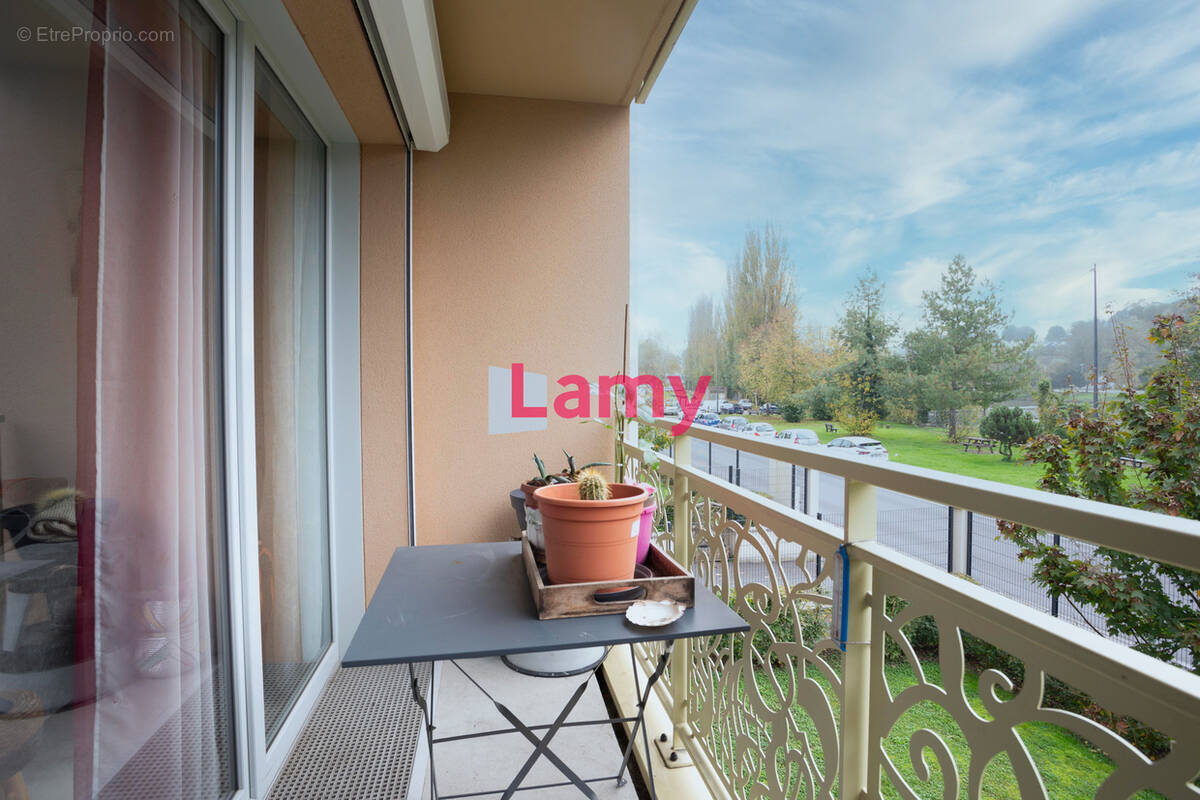 Appartement à PERSAN