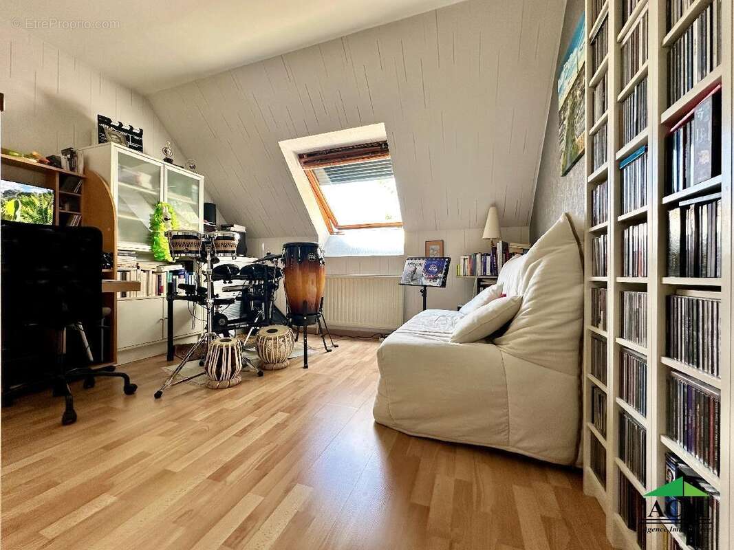 Maison à MERY-SUR-OISE