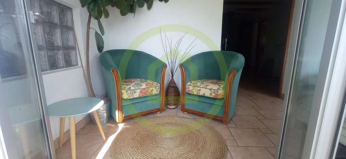 Maison à CHARETTE-VARENNES