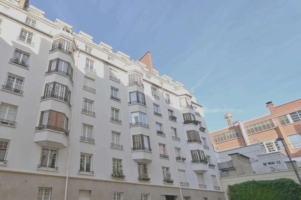 Appartement à PARIS-15E