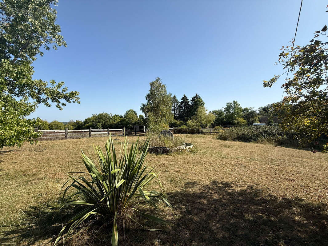 Maison à SAINT-AQUILIN-DE-CORBION