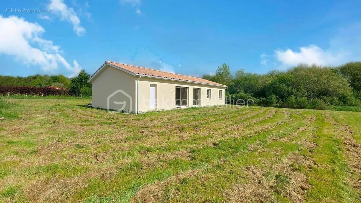 Maison à VILLEFRANCHE-DE-LONCHAT
