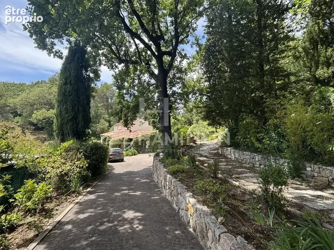 Villa provençale avec vaste terrain, piscine , 4 chambres et stu - photo 14