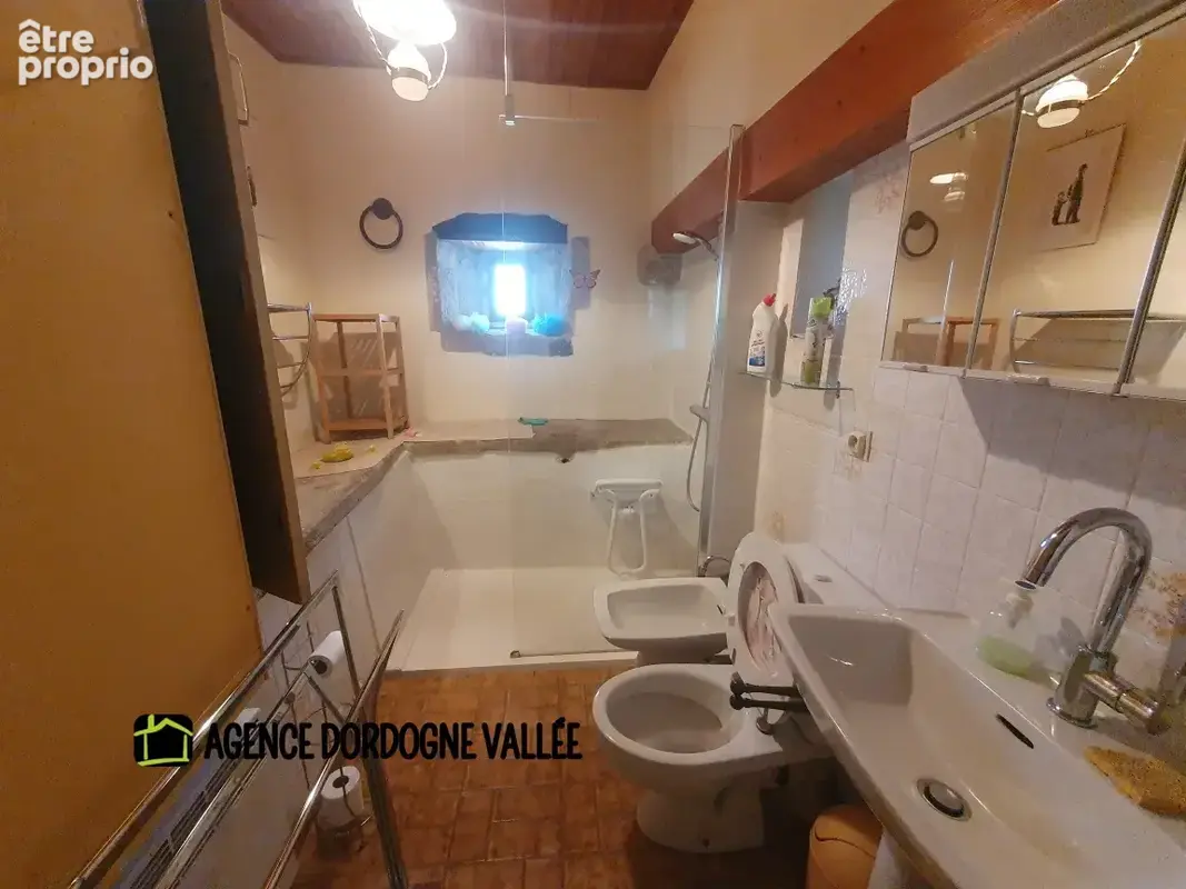 Propriété d'exception en xaintrie, 2,2 ha bois et prés attenants, dépendance ,trés bon état . - photo 10