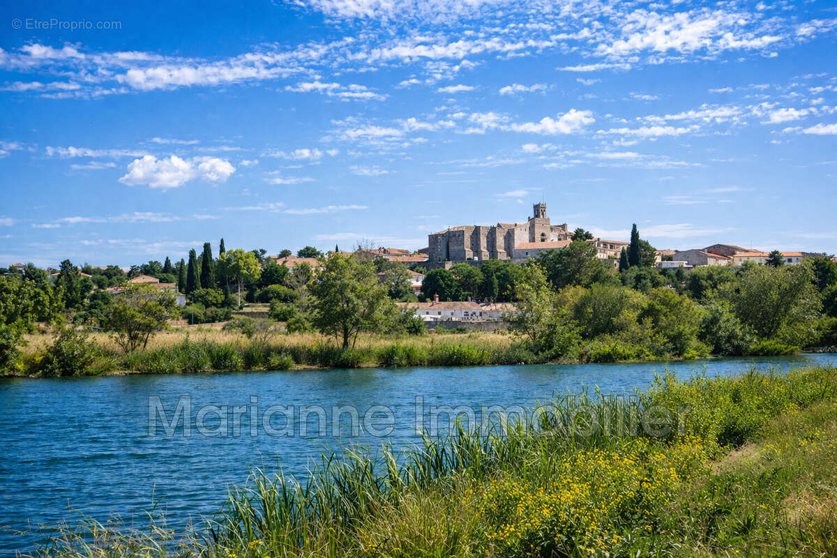 Appartement à VIC-LA-GARDIOLE