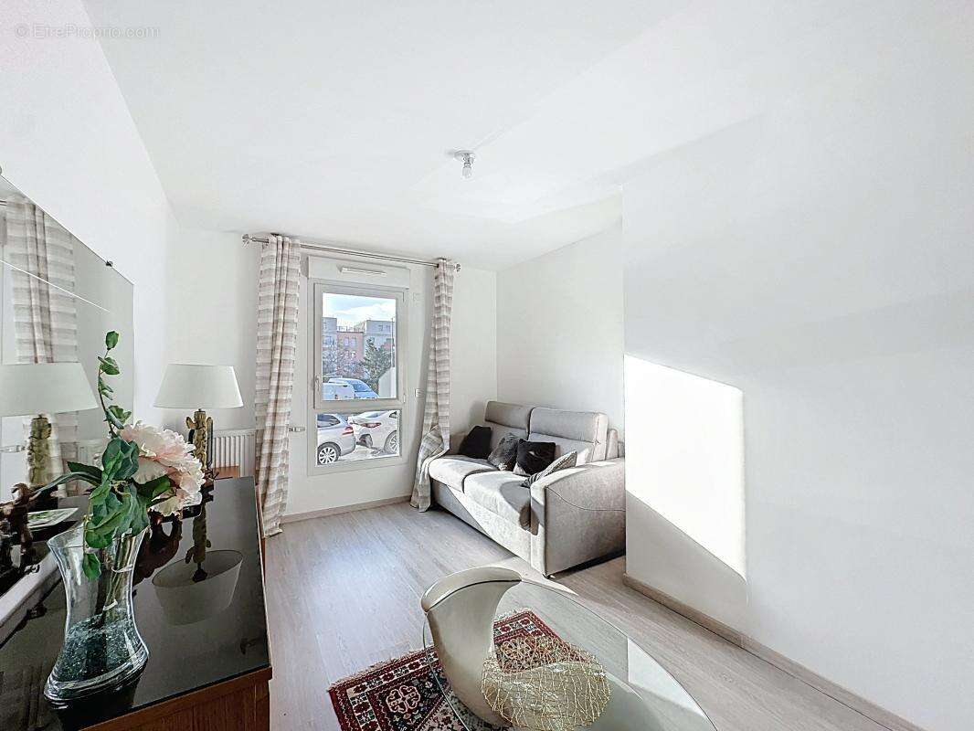 Appartement à PIERRE-BENITE