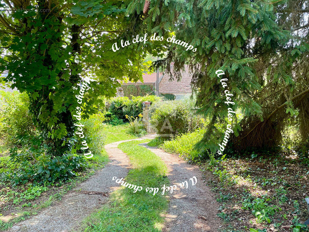 Maison à SAINT-REMY-LES-CHEVREUSE