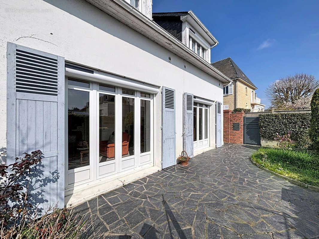 Maison à VILLERS-BOCAGE