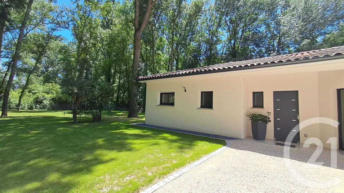 Maison à LONGAGES