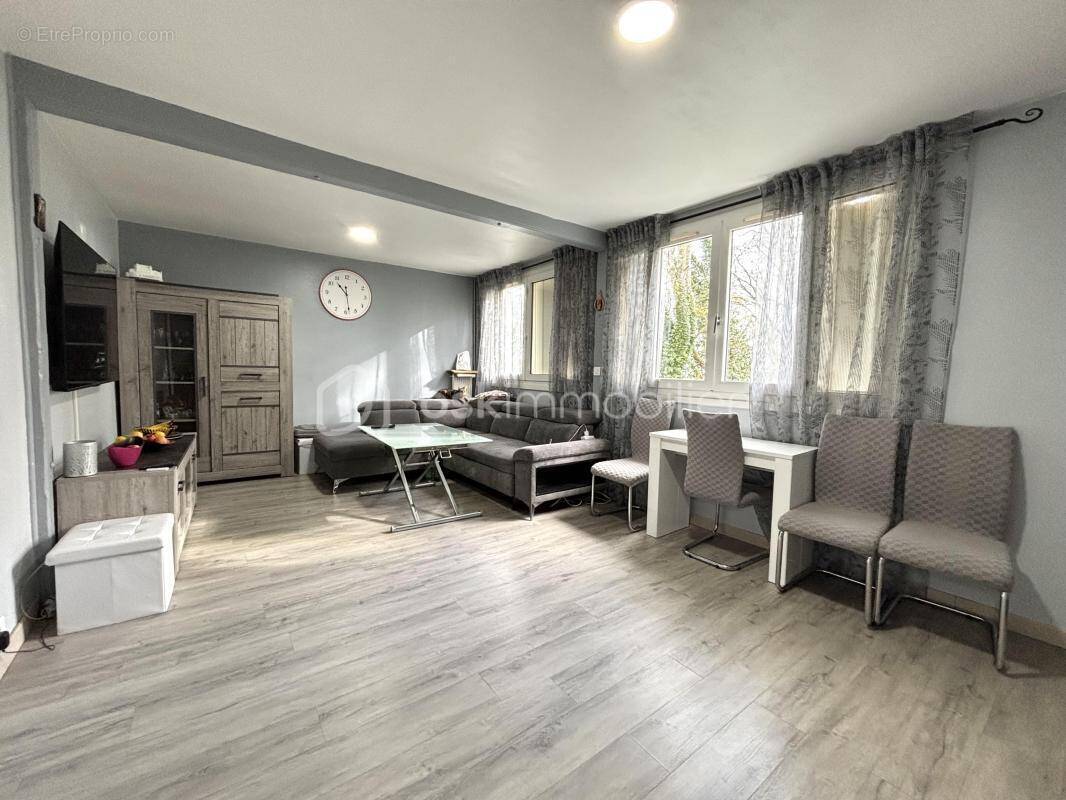 Appartement à SAINT-GERMAIN-LES-ARPAJON