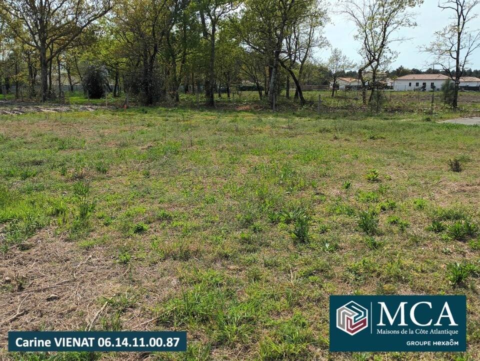 Terrain à PARENTIS-EN-BORN