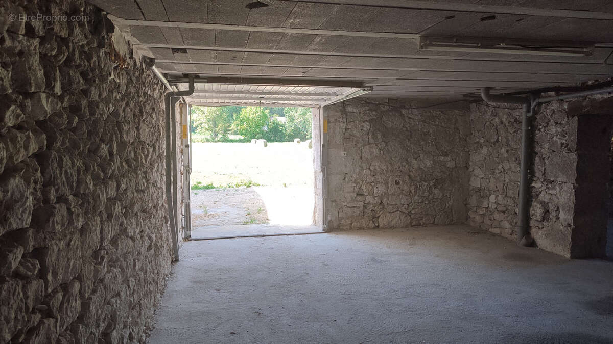 Maison à MONTAIGU-DE-QUERCY