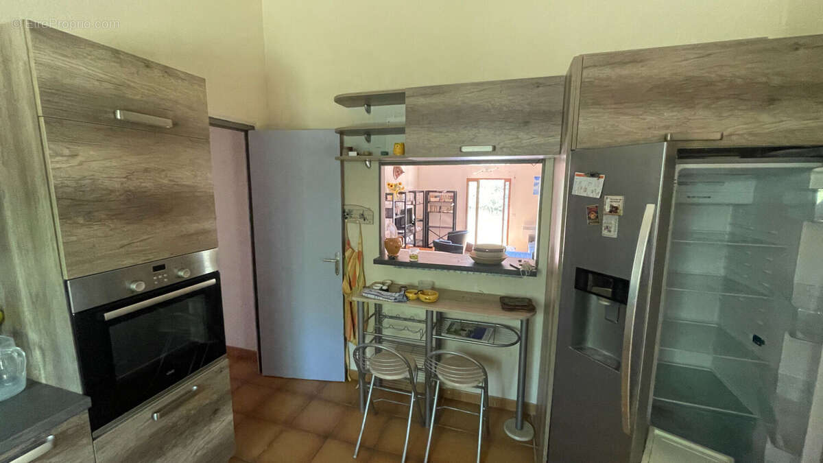 Exclusif  et rare sur le marché! Joli plain pied à Grignan avec piscine et vaste terrain. - photo 11