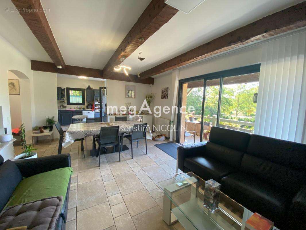 Maison à FLASSANS-SUR-ISSOLE