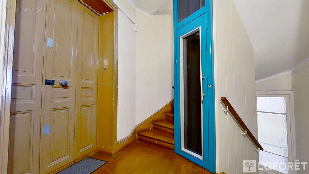 Appartement à PARIS-17E