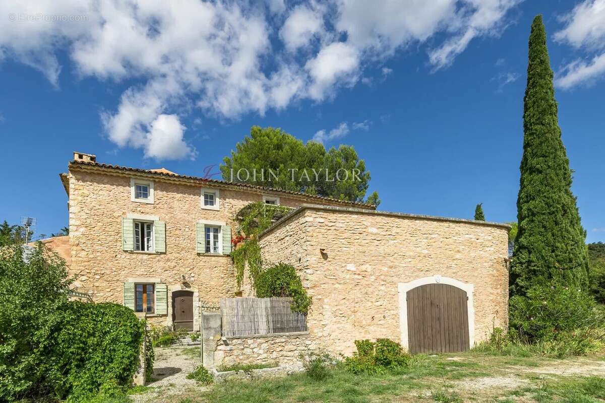 Maison à SAINT-SATURNIN-LES-APT