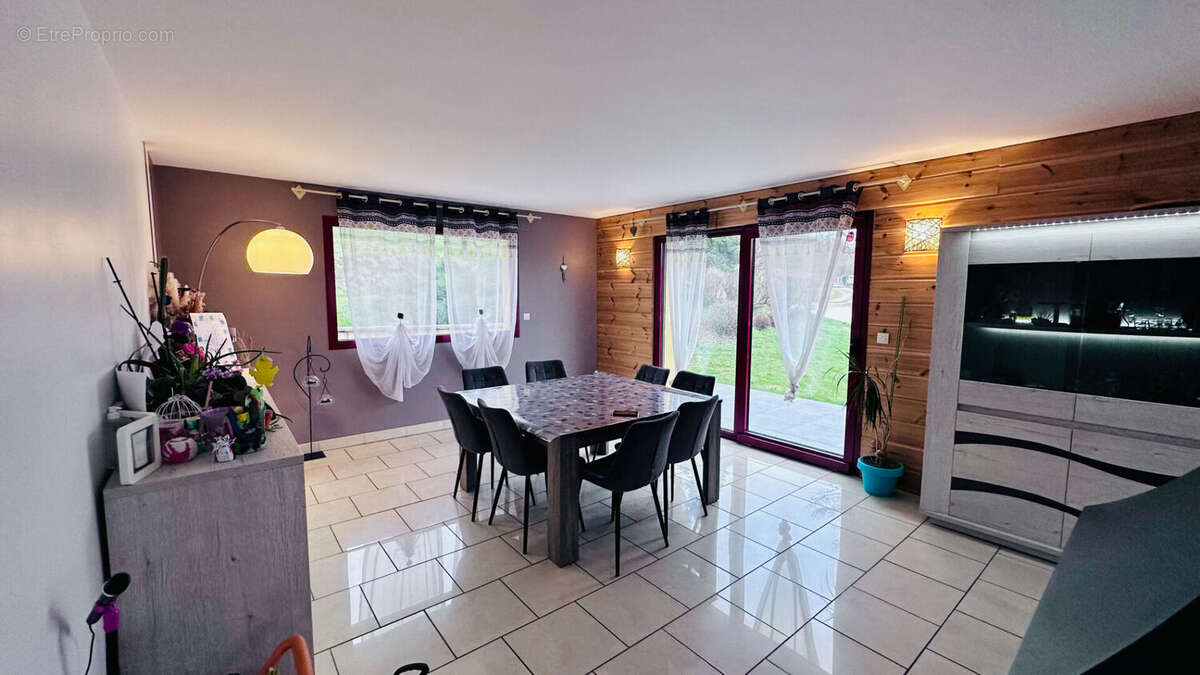 Maison à VILLARS-SOUS-ECOT