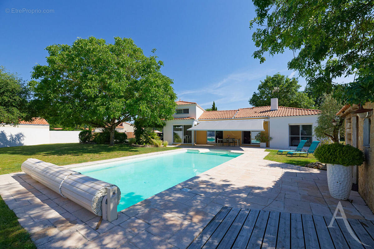 Maison à LEGE