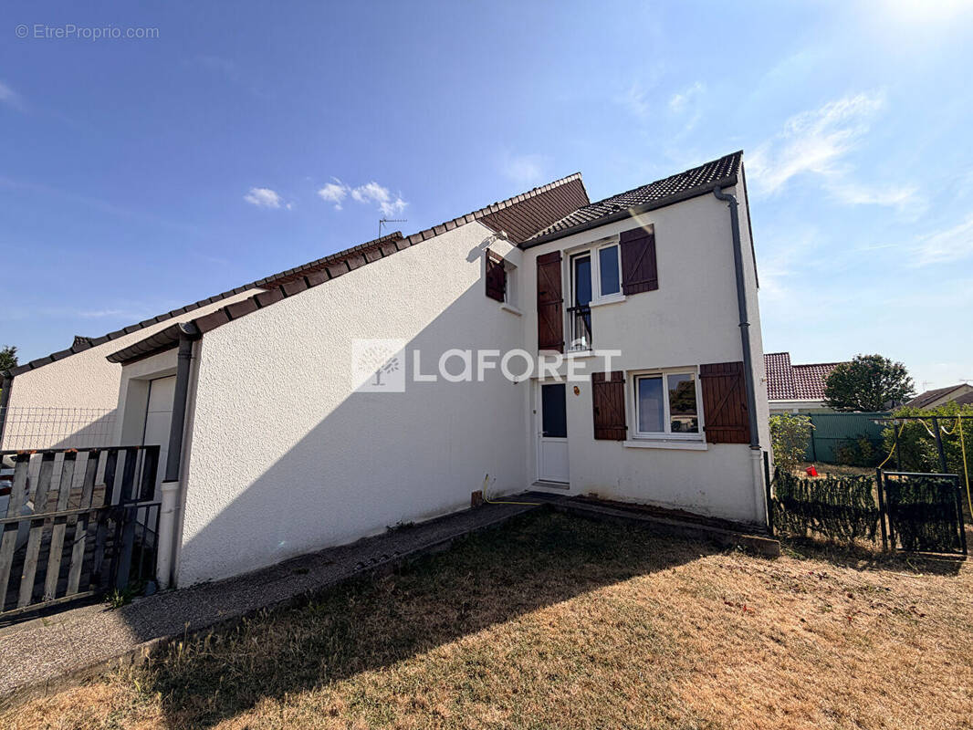 Maison à SARRY