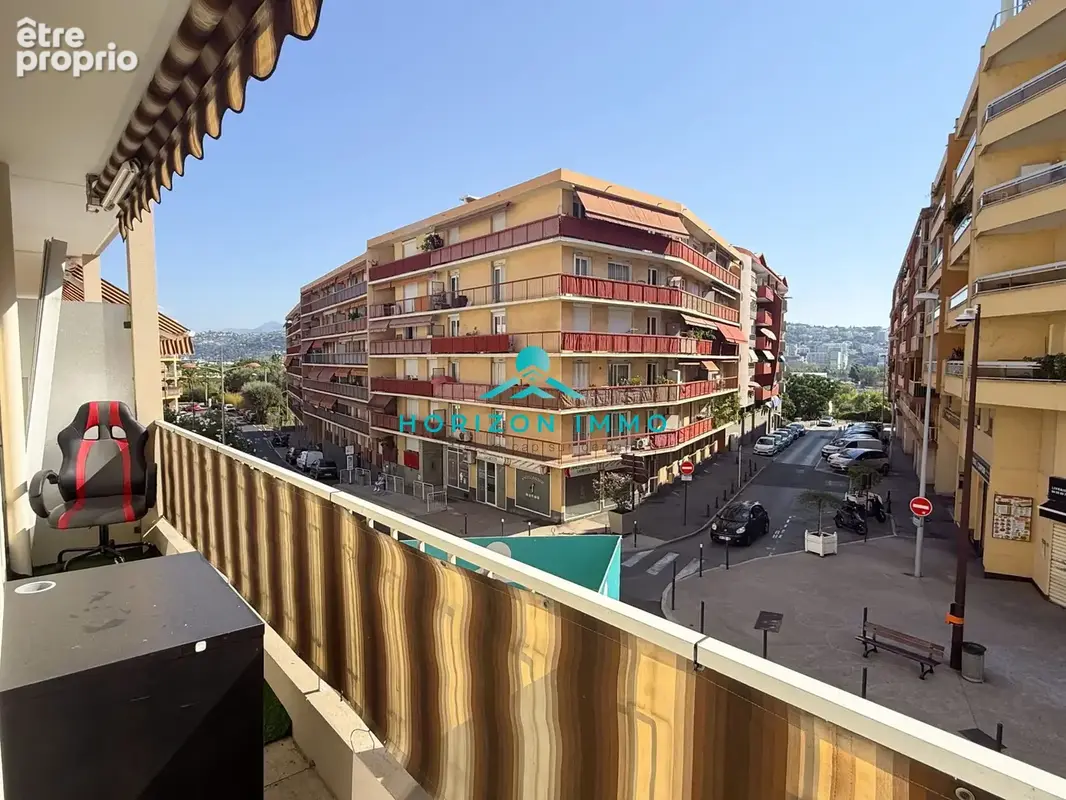 Appartement à SAINT-LAURENT-DU-VAR