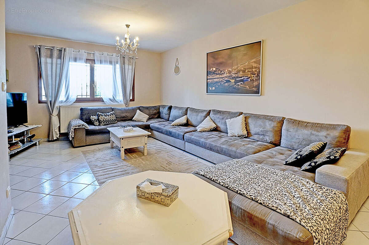 Maison à DIEMOZ